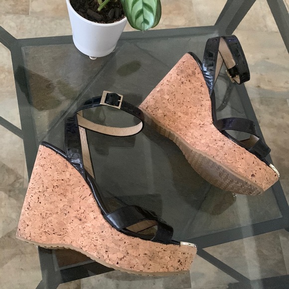 ✨JIMMY CHOO PAPYRUS BLACK PATENT LEATHER CORK WEDGE PLATFORM SANDALS - Picture 4 of 15